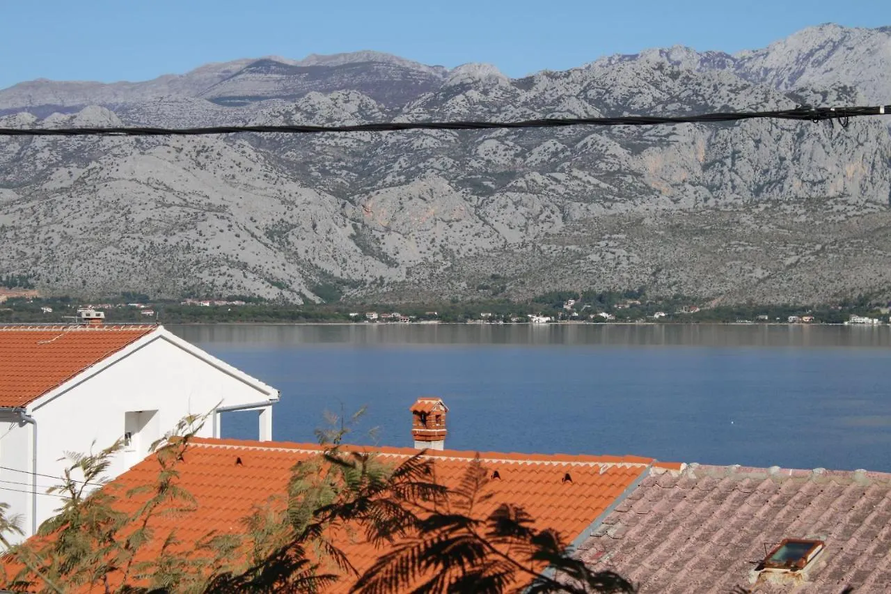 Apartments And Rooms By The Sea Vinjerac, Zadar - 3248 Gostinjska kuća