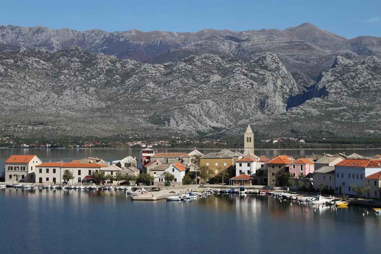 *** Gostinjska kuća Apartments And Rooms By The Sea Vinjerac, Zadar - 3248 Croatia