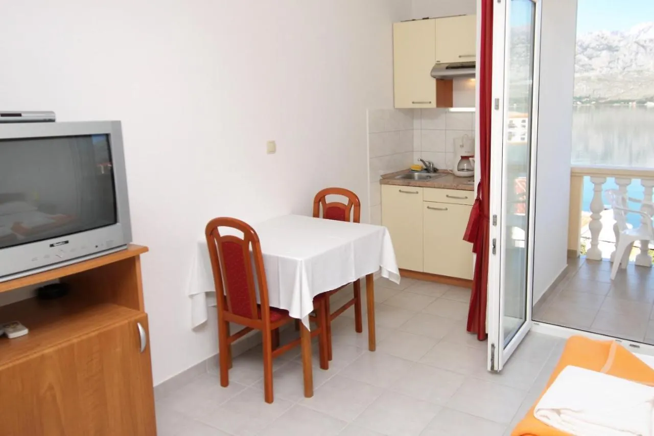 Apartments And Rooms By The Sea Vinjerac, Zadar - 3248 Gostinjska kuća