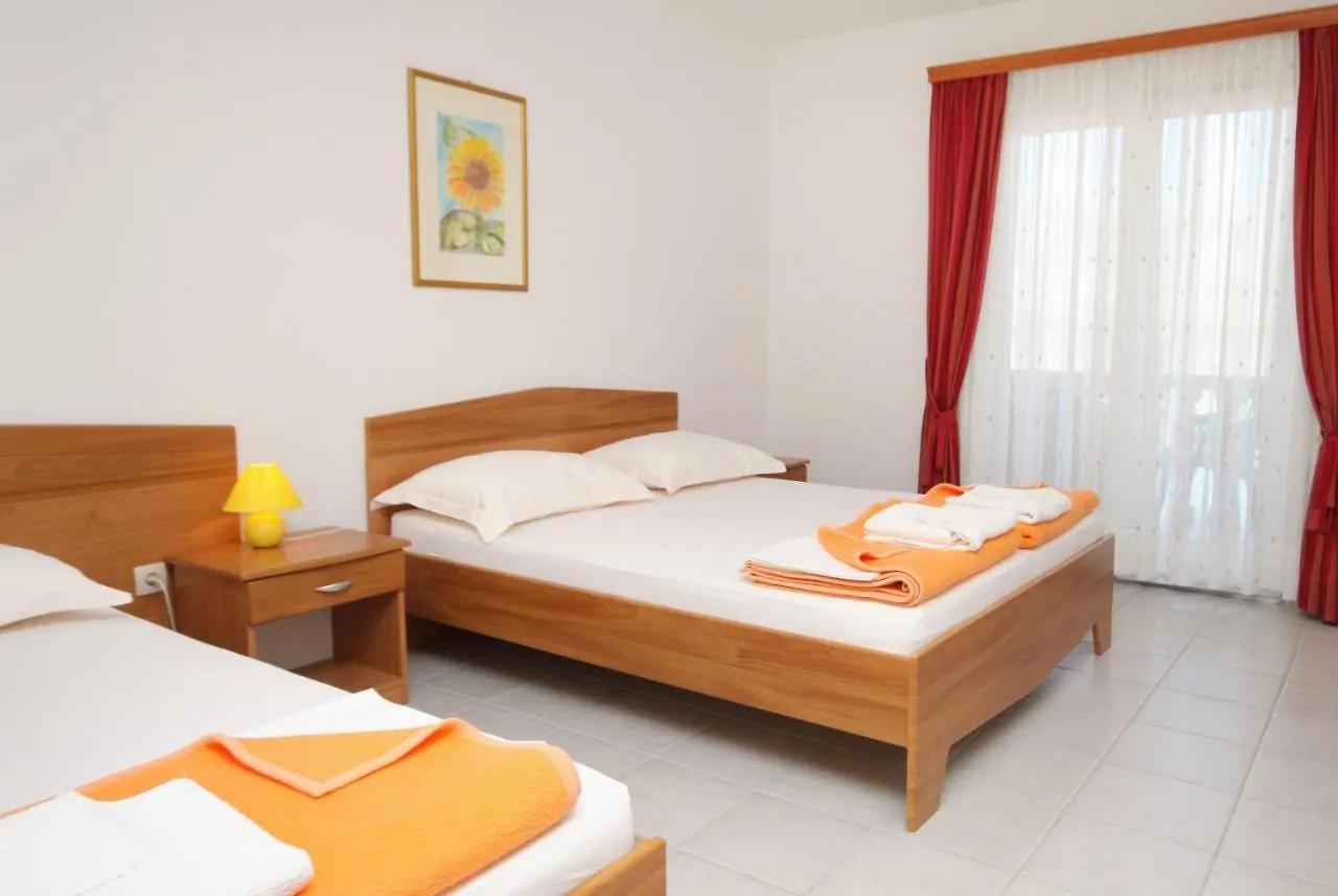 Guest house Apartments And Rooms By The Sea Vinjerac, Zadar - 3248