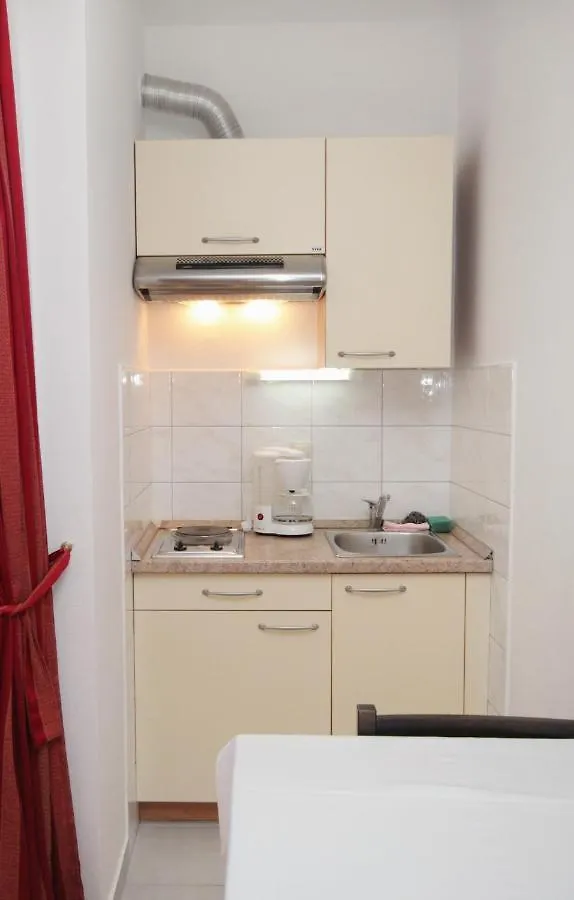 Apartments And Rooms By The Sea Vinjerac, Zadar - 3248 Guest house