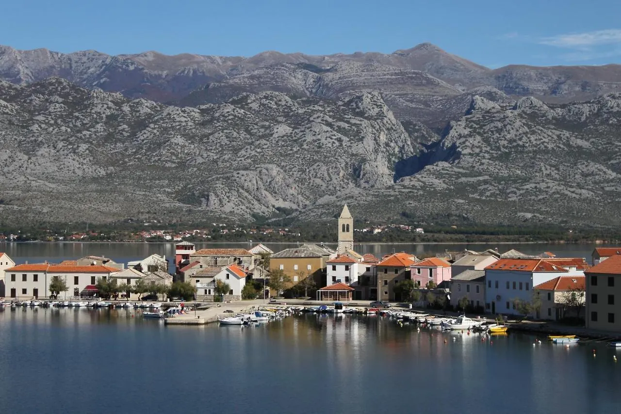 Apartments And Rooms By The Sea Vinjerac, Zadar - 3248 3*, Vinjerac Croatia